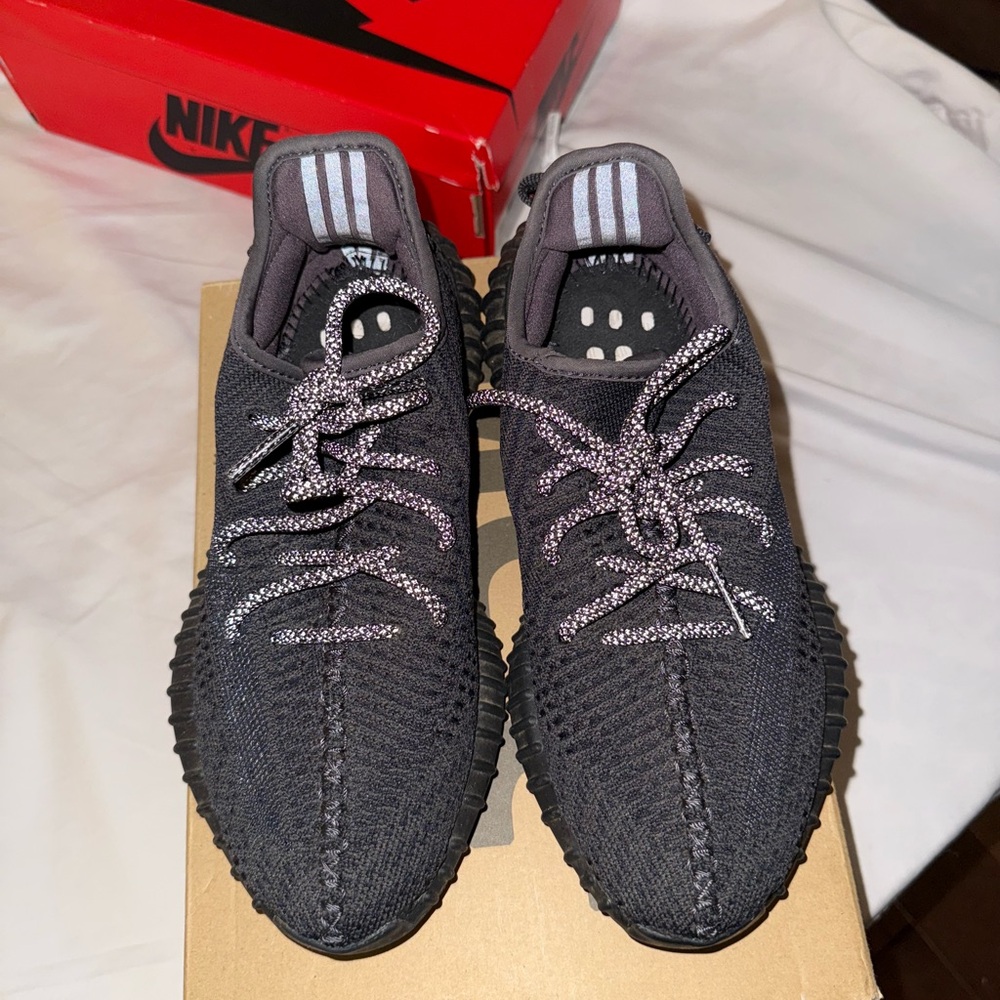 Yeezy Boost 350 V2
